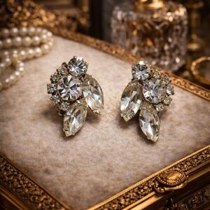 VINTAGE RHINESTONE CLUSTER CLIP-ON EARRINGS SILVER TONE MARQUISE ROUND STONES